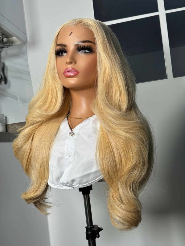 Long, 613, slightly wavy wig